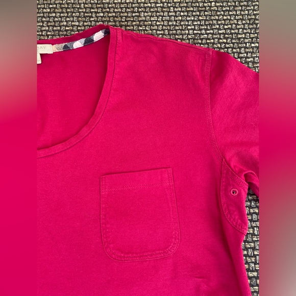 BURBERRY BRIT Upscale Pocket Tee🔥Scoop neck/LOGO/Nova Check🔥BERRY💋EUC🔥Medium - Picture 16 of 17